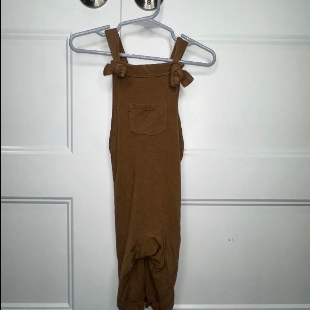 Kyte Baby Bamboo VGUC nutmeg 12/18 Overalls